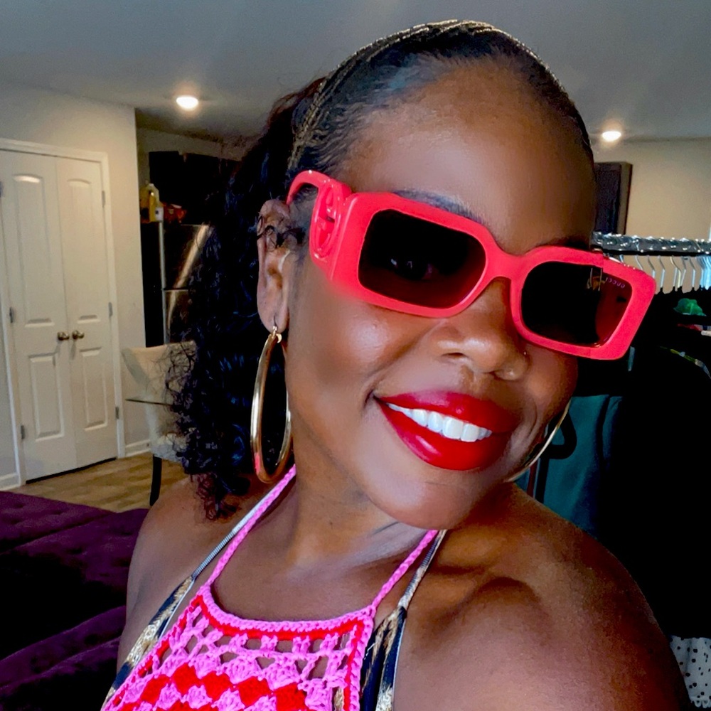 Gucci GG1325S Rectangle Sunglasses Red case included